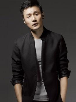 演员李健个人资料简介,音乐诗人，深情演绎，人生如歌